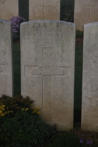 Aubigny Communal Cemetery Extension - Cornell, G C J