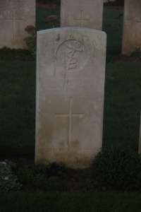 Aubigny Communal Cemetery Extension - Cross, Thomas Kingston