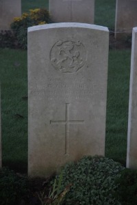 Aubigny Communal Cemetery Extension - Crowhurst, S G