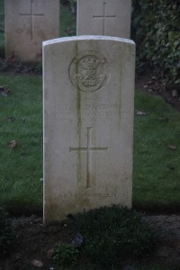 Aubigny Communal Cemetery Extension - Daubeny, C J O