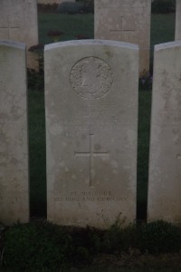 Aubigny Communal Cemetery Extension - Davie, J