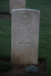 Aubigny Communal Cemetery Extension - Drummond, J