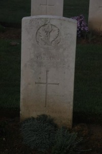 Aubigny Communal Cemetery Extension - Dunn, F M