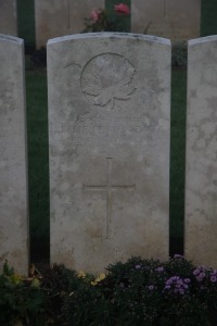 Aubigny Communal Cemetery Extension - Eagle, Leslie Fenton