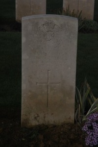 Aubigny Communal Cemetery Extension - Eaglestone, E C