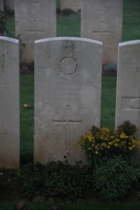 Aubigny Communal Cemetery Extension - Emberson, G