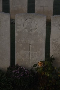 Aubigny Communal Cemetery Extension - Evans, Percy