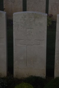 Aubigny Communal Cemetery Extension - Fenn, F