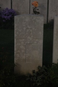 Aubigny Communal Cemetery Extension - Field, S H