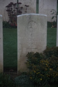 Aubigny Communal Cemetery Extension - Filmer, Francis William