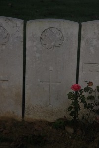 Aubigny Communal Cemetery Extension - Flynn, R