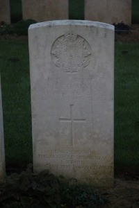 Aubigny Communal Cemetery Extension - Footman, H E