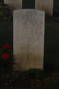 Aubigny Communal Cemetery Extension - Frisken, William