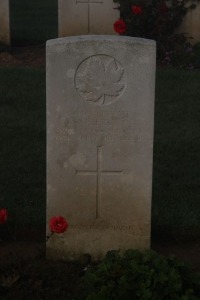 Aubigny Communal Cemetery Extension - Fry, Edward