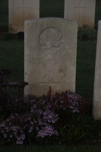 Aubigny Communal Cemetery Extension - Fry, H