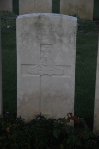 Aubigny Communal Cemetery Extension - Fryer, Joseph