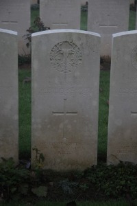 Aubigny Communal Cemetery Extension - Gilmore, Peter