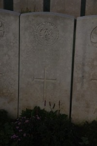 Aubigny Communal Cemetery Extension - Graham, Duncan