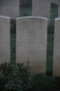 Aubigny Communal Cemetery Extension - Gray, H C