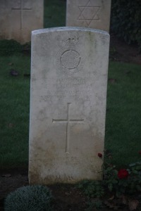 Aubigny Communal Cemetery Extension - Griffiths, Leon David