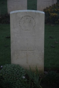 Aubigny Communal Cemetery Extension - Hall, W H