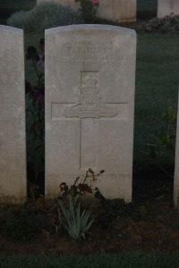 Aubigny Communal Cemetery Extension - Hares, Frederick Tom