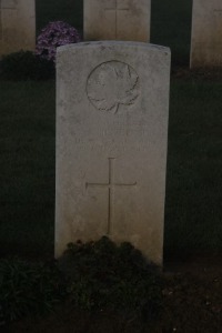 Aubigny Communal Cemetery Extension - Henderson, A H