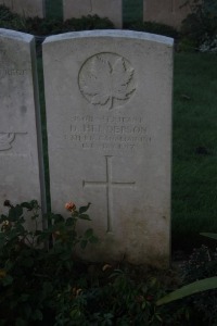 Aubigny Communal Cemetery Extension - Henderson, D