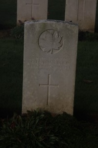 Aubigny Communal Cemetery Extension - Hilliard, C E L