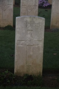 Aubigny Communal Cemetery Extension - Hillyard, Noel Hardcastle