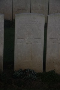 Aubigny Communal Cemetery Extension - Hodges, P J