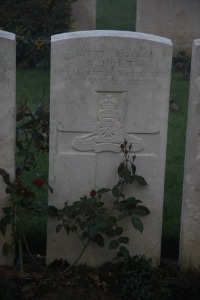 Aubigny Communal Cemetery Extension - Holt, A