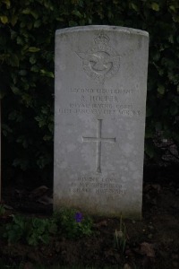 Aubigny Communal Cemetery Extension - Hopper, Raymond