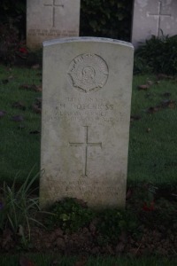 Aubigny Communal Cemetery Extension - Hotchkiss, H