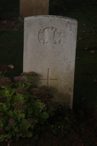 Aubigny Communal Cemetery Extension - Howie, Francis