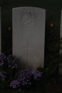 Aubigny Communal Cemetery Extension - Hutchinson, E