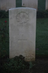 Aubigny Communal Cemetery Extension - Ilcken, Fredrick