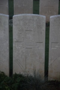 Aubigny Communal Cemetery Extension - Jennings, F