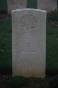 Aubigny Communal Cemetery Extension - Johnston, H W