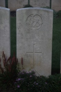 Aubigny Communal Cemetery Extension - Jones, E A E