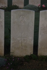 Aubigny Communal Cemetery Extension - Jones, James