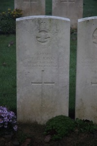 Aubigny Communal Cemetery Extension - Jones, Tom Bright