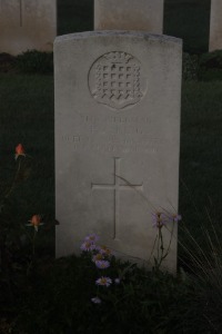 Aubigny Communal Cemetery Extension - King, P A