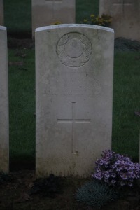 Aubigny Communal Cemetery Extension - King, Vernon