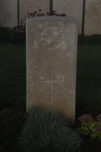 Aubigny Communal Cemetery Extension - Lang, J S