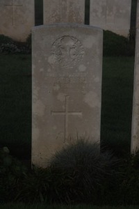 Aubigny Communal Cemetery Extension - Laurenson, L