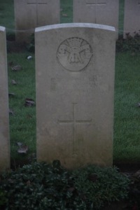 Aubigny Communal Cemetery Extension - Lawn, T H G