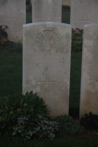 Aubigny Communal Cemetery Extension - Leadbitter, G H