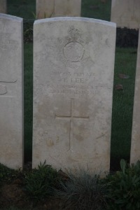 Aubigny Communal Cemetery Extension - Lee, T