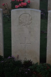 Aubigny Communal Cemetery Extension - Leggott, Harrison